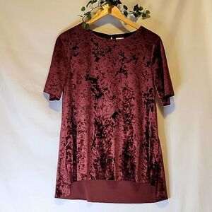 Utility. Gorgeous Velour top. Size Medium. Burgundy. EUC